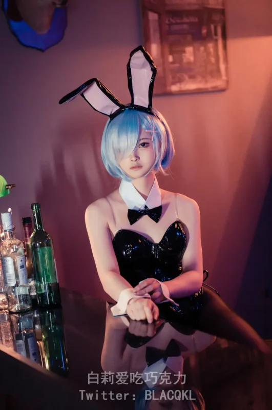 图片[1]-白莉爱吃巧克力[原理猪]精美壁纸欣赏下载【20套】-游戏兄弟